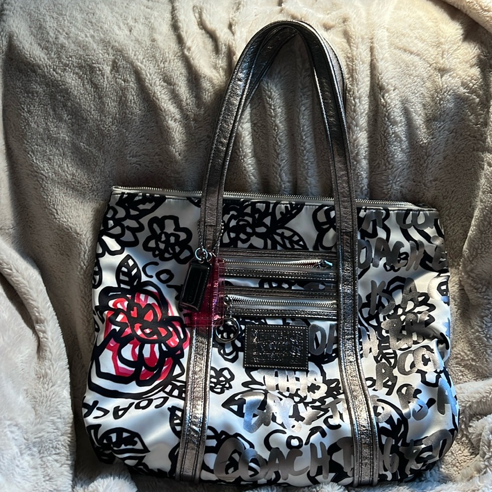 Super Cute Coach Poppy Bag